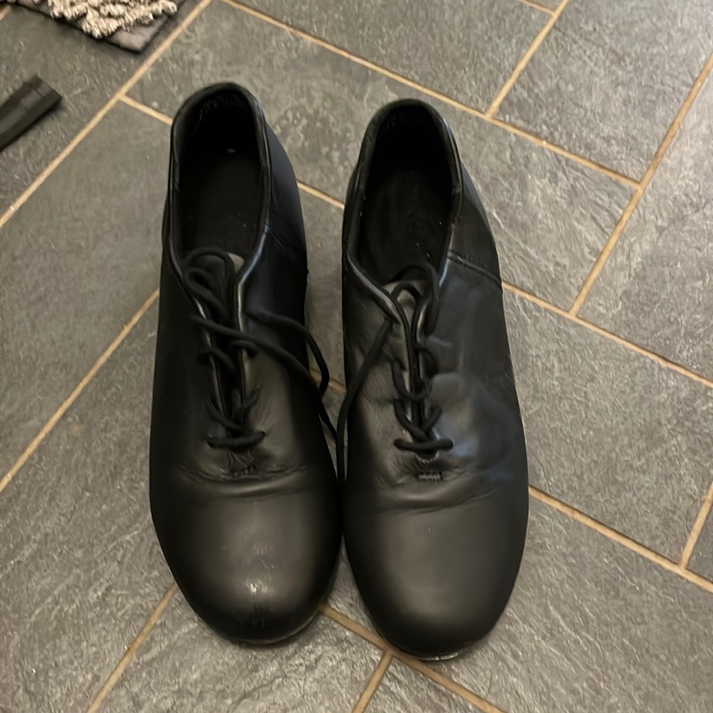 Cape zip tap shoes, cadence